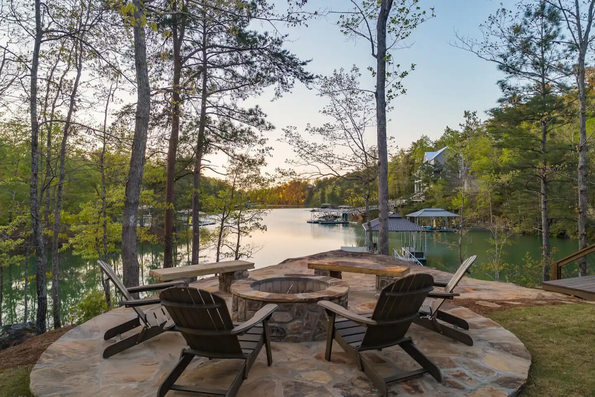 5 Dreamy Lakeside Rentals Near Birmingham