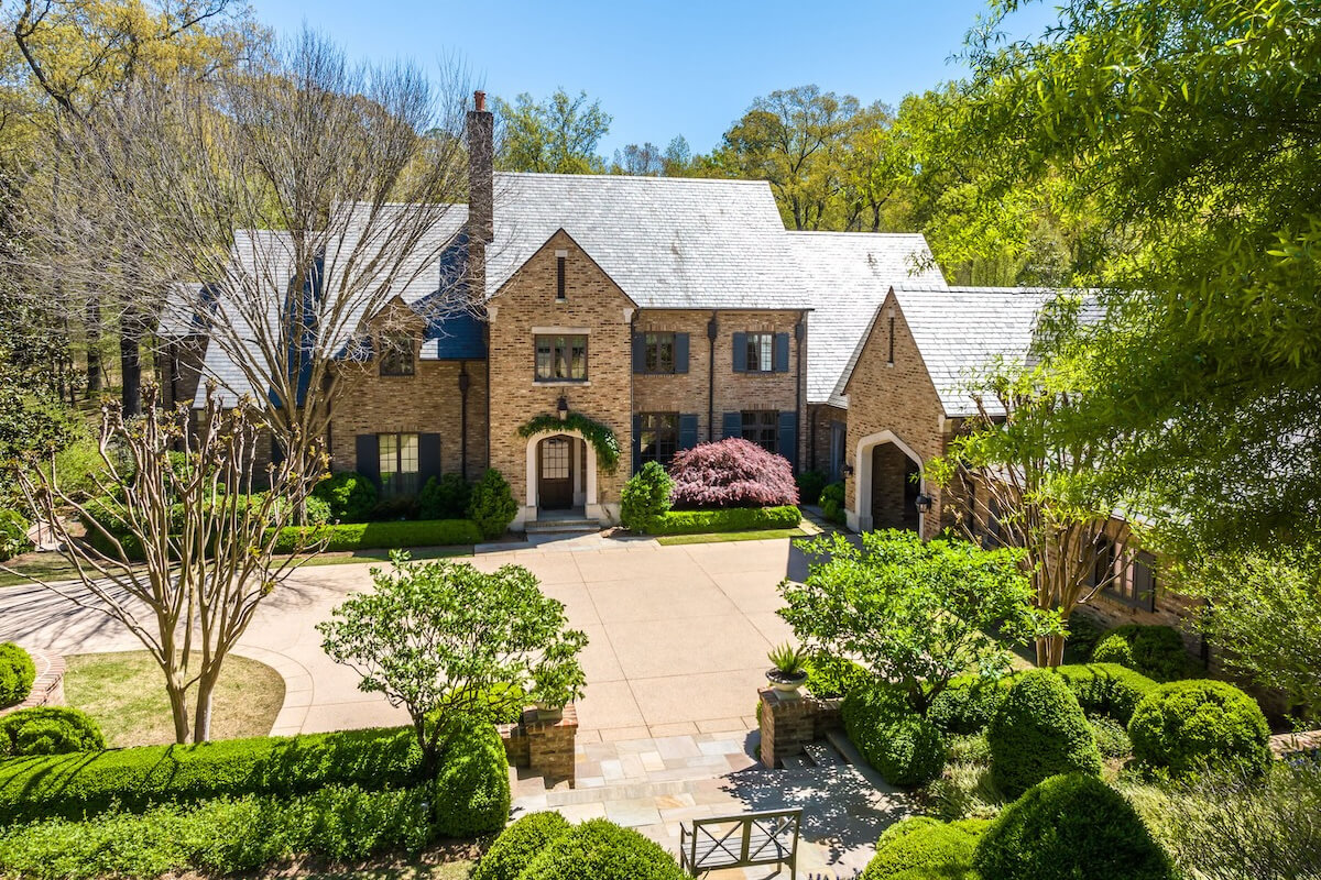 Just Listed! This Memphis Estate Exudes Style AND Function