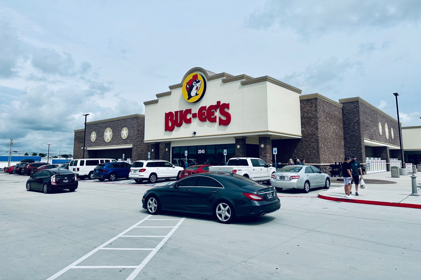 Pull Over! 6 Reasons to Always Stop When You See Buc-ee’s