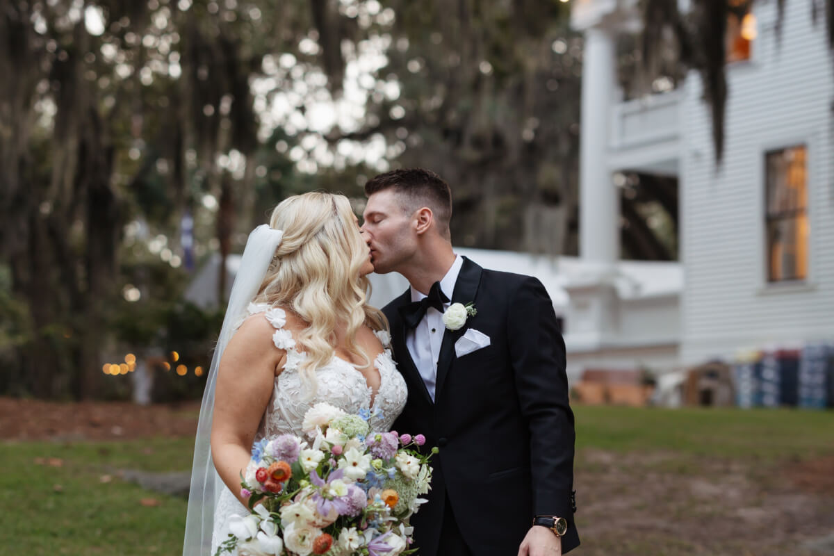 A Dreamy Wedding at “The Notebook” House in North Charleston!