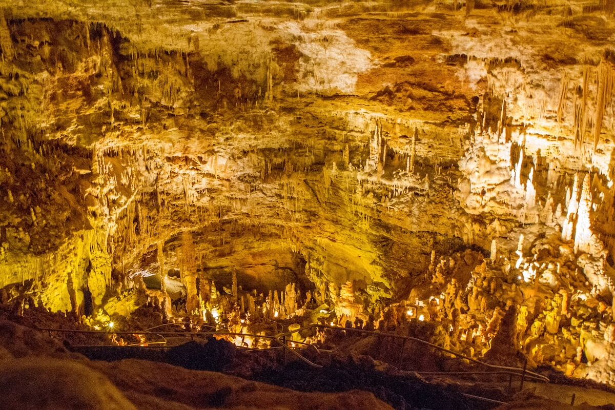 6 Otherworldly Texas Caverns to Explore